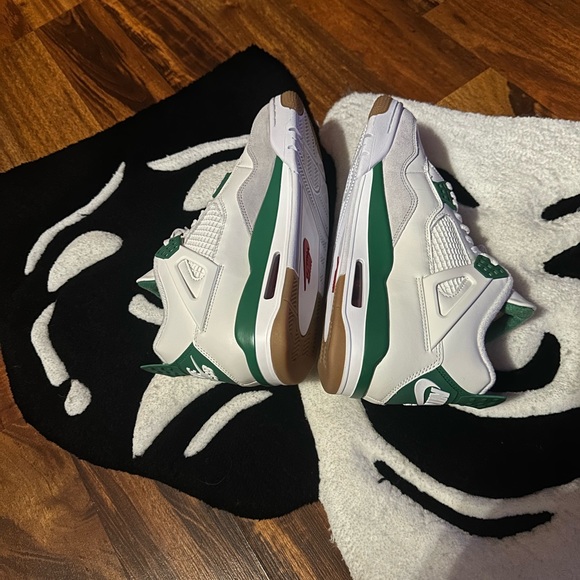 Jordan 4 SB ‘Pine Green’ - Picture 4 of 7